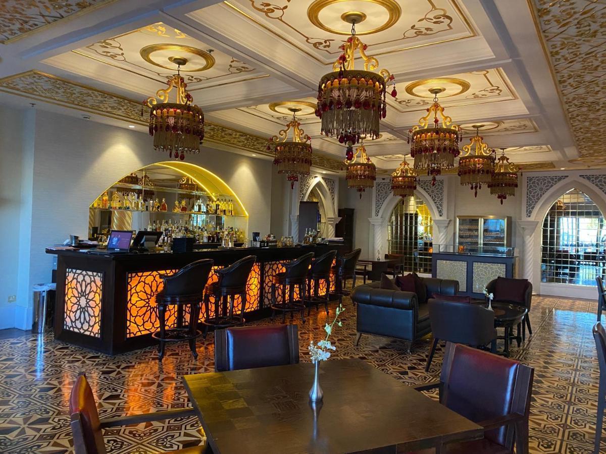 Jumeirah Zabeel Saray Dubai Esterno foto The interior of the restaurant
