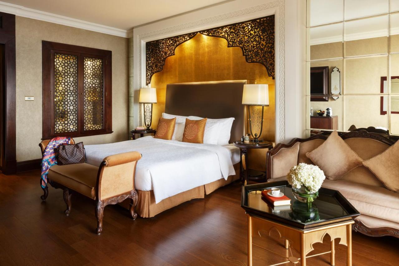 Jumeirah Zabeel Saray Dubai Esterno foto A suite at the Taj Mahal Palace, Mumbai