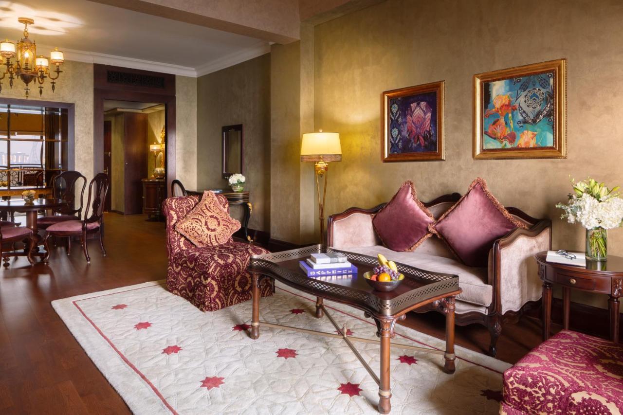Jumeirah Zabeel Saray Dubai Esterno foto A suite at the hotel