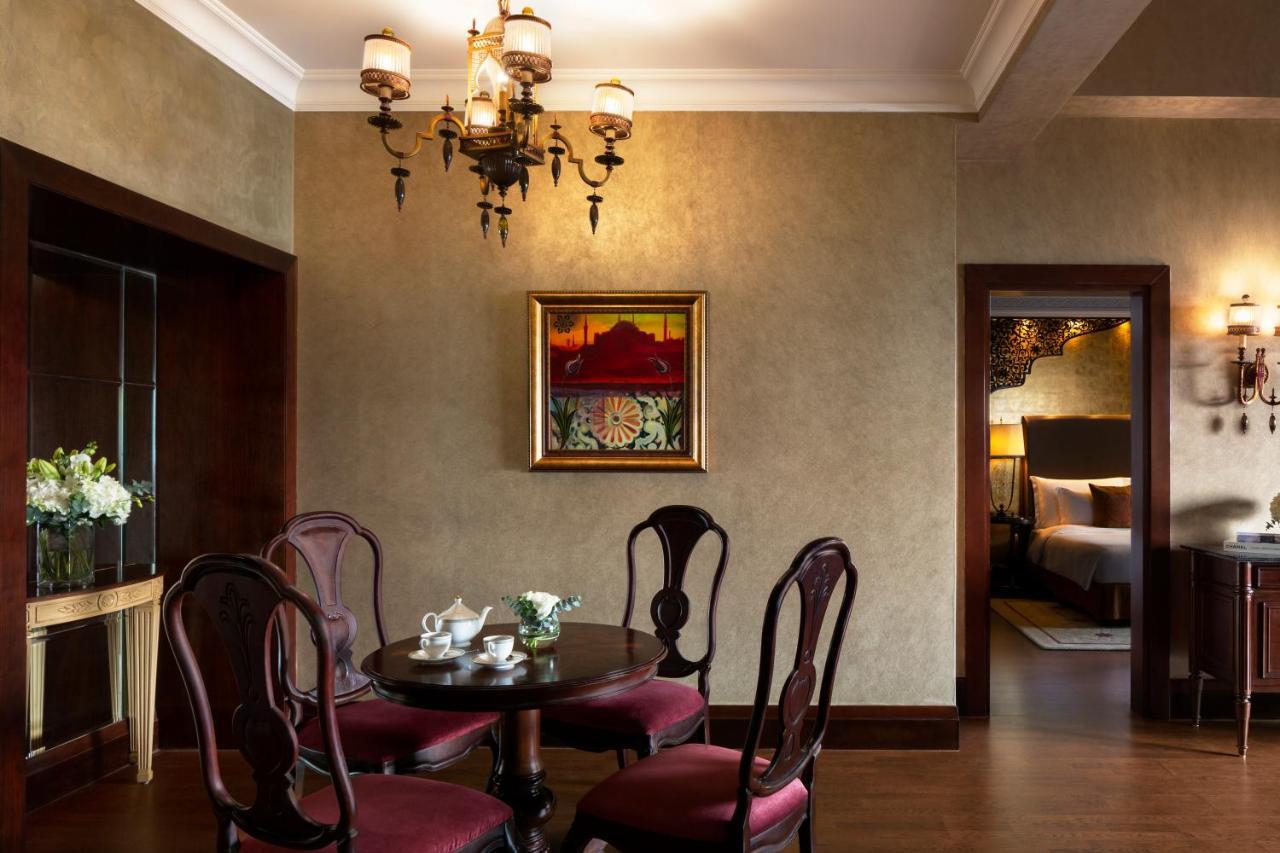 Jumeirah Zabeel Saray Dubai Esterno foto A suite at the hotel