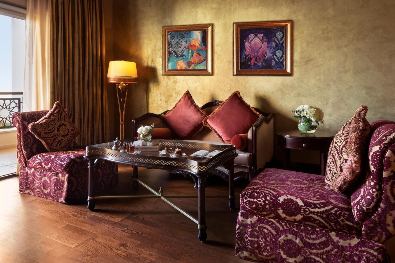 Jumeirah Zabeel Saray Dubai Esterno foto A living room