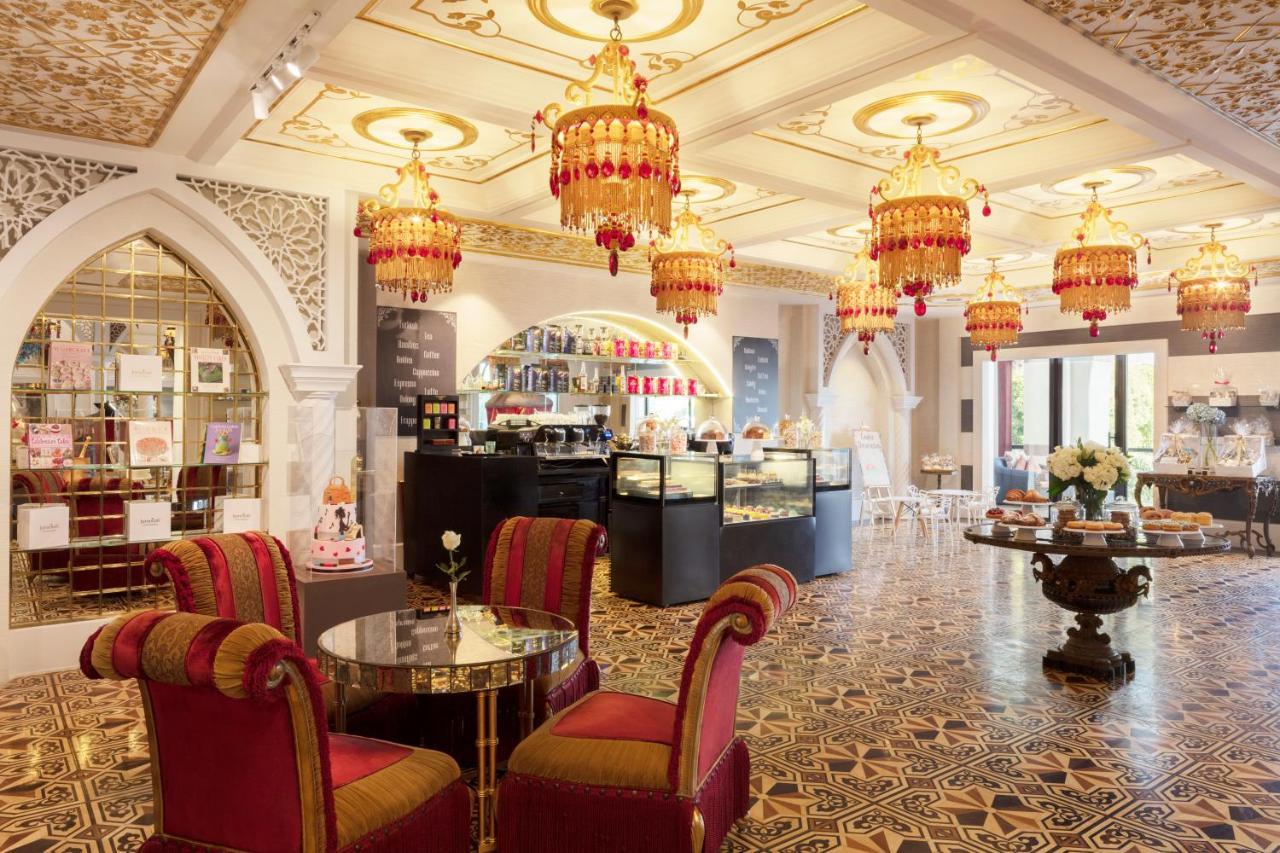 Jumeirah Zabeel Saray Dubai Esterno foto Café Sacher