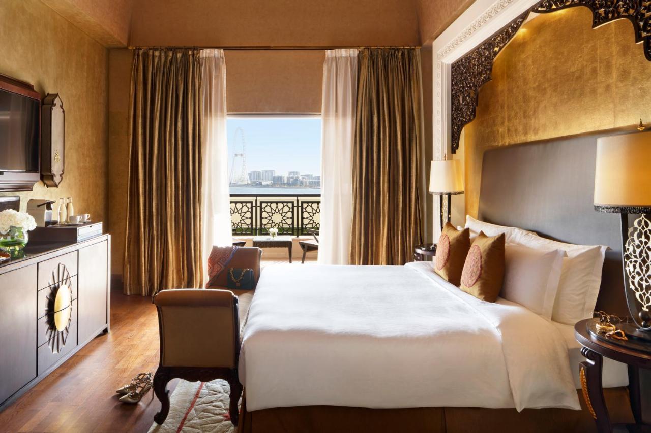 Jumeirah Zabeel Saray Dubai Esterno foto A room at the hotel