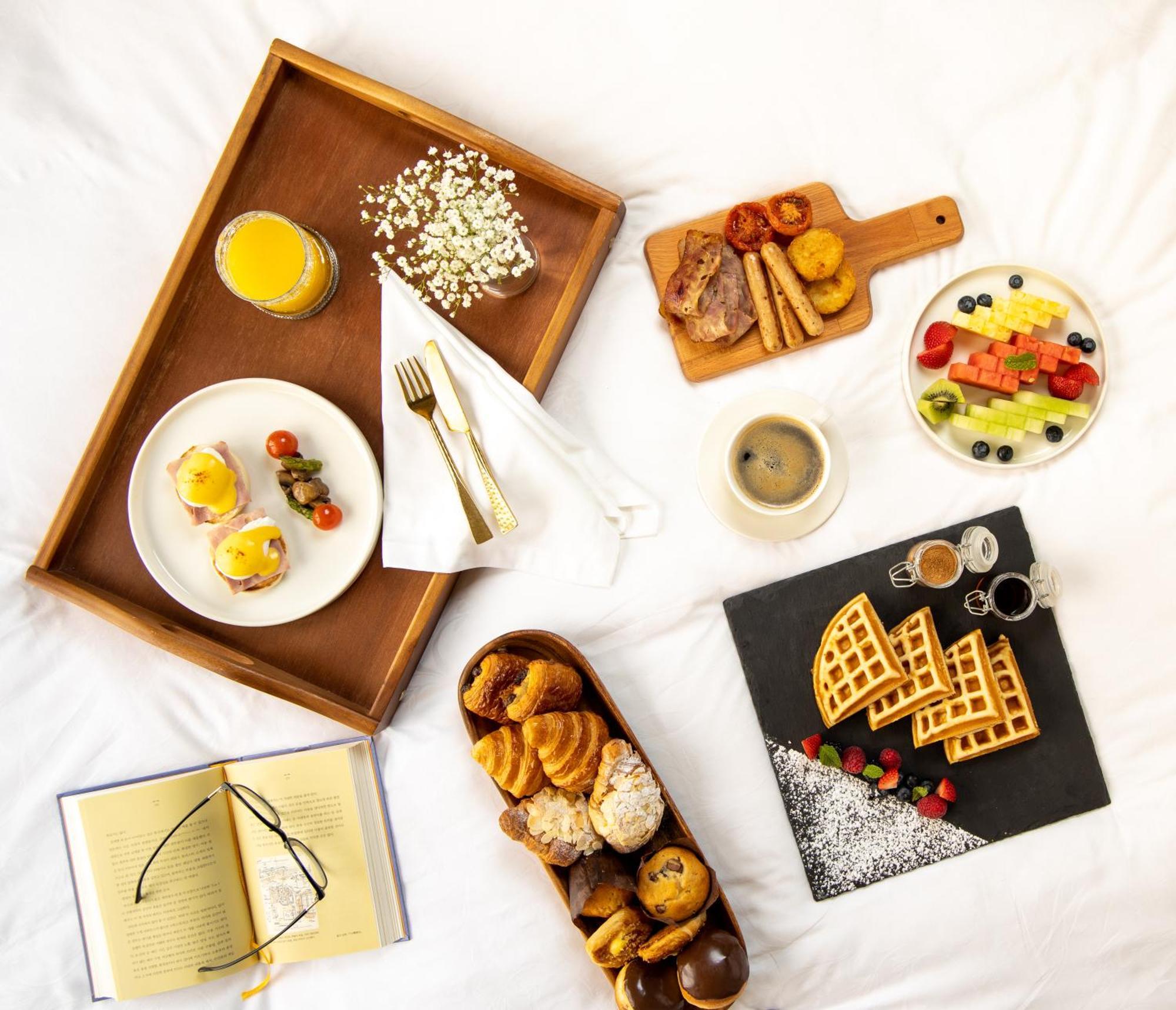 Jumeirah Zabeel Saray Dubai Esterno foto A breakfast tray