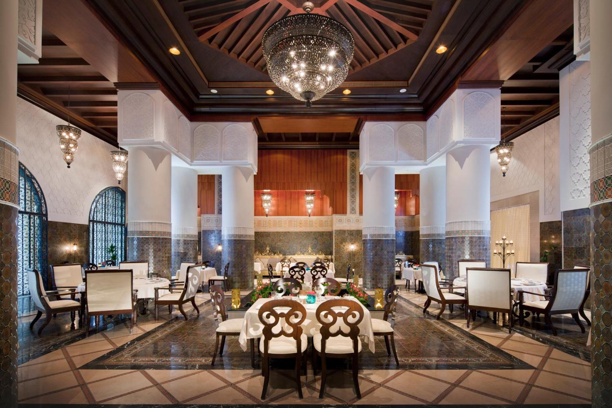 Jumeirah Zabeel Saray Dubai Esterno foto The restaurant
