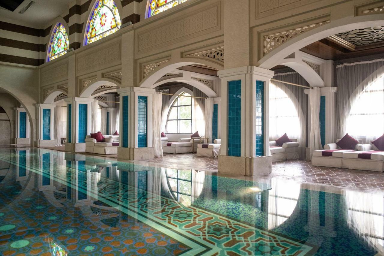 Jumeirah Zabeel Saray Dubai Esterno foto The Royal Spa at The Royal