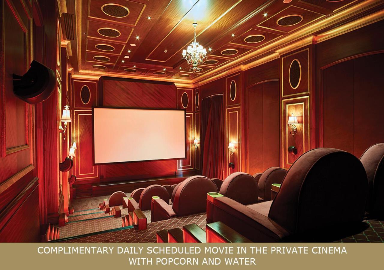 Jumeirah Zabeel Saray Dubai Esterno foto Private Cinema